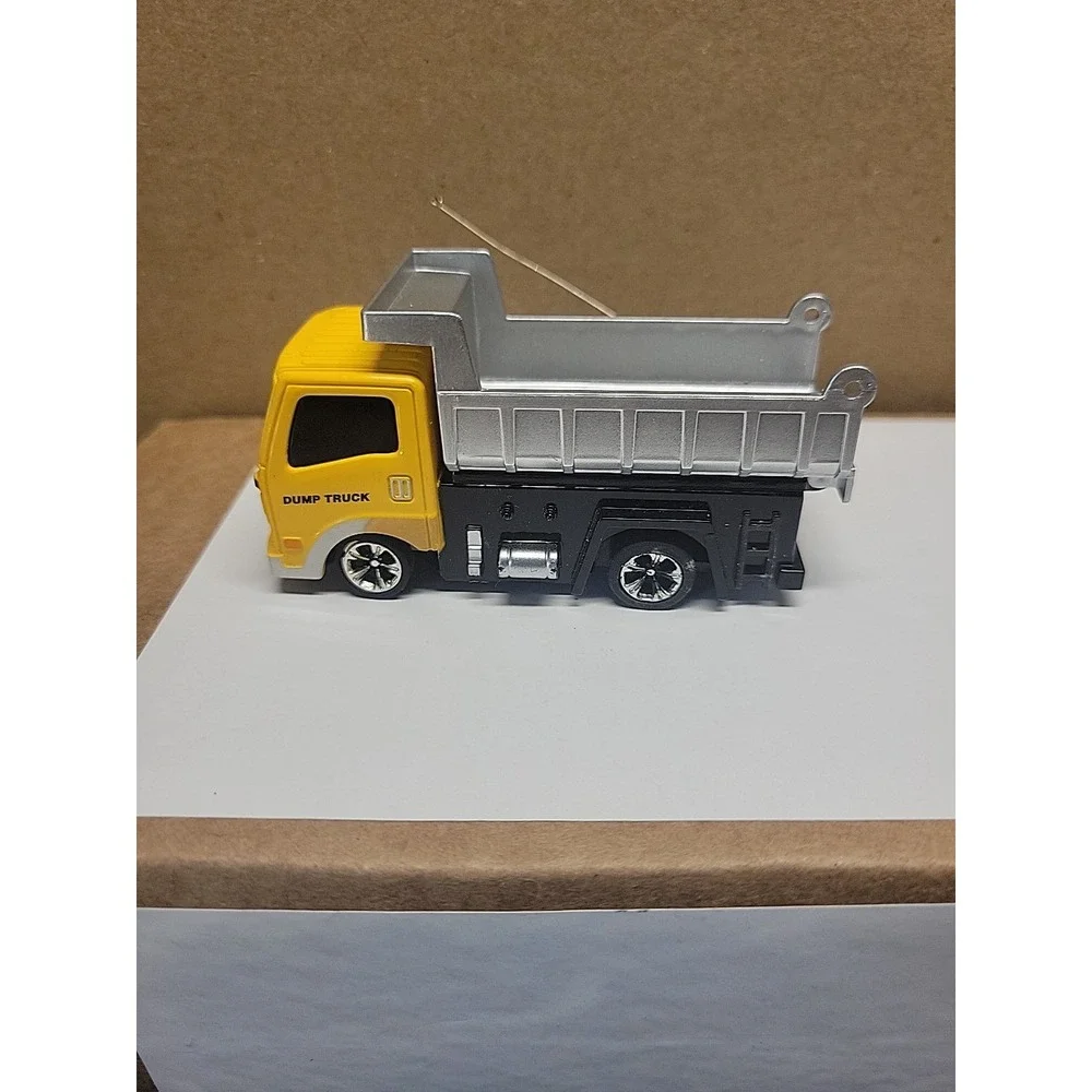 TECH TOYZ RECHARGEABLE WIRELESS REMOTE‎ CONTROL VEHICLE 1:64  DUMP TRUCK